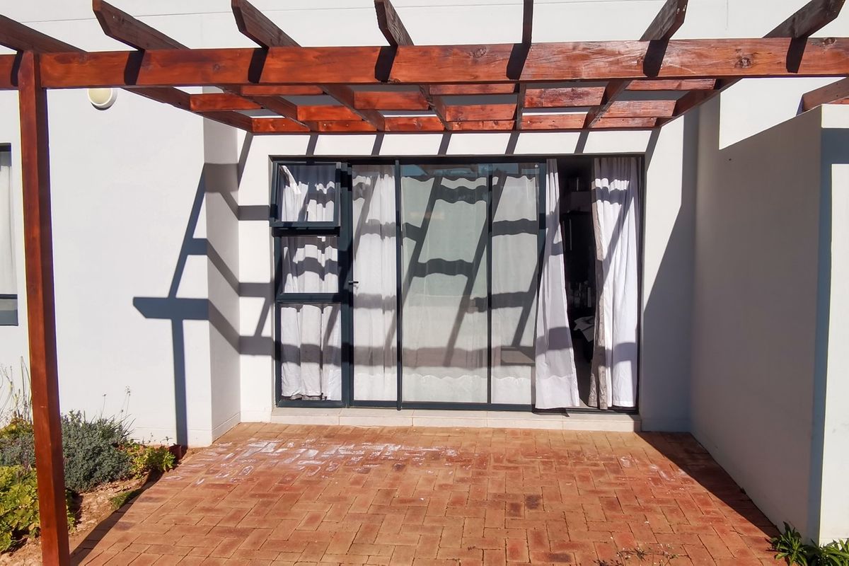 2 Bed Apartment at Mountain View Estate - Photo 3