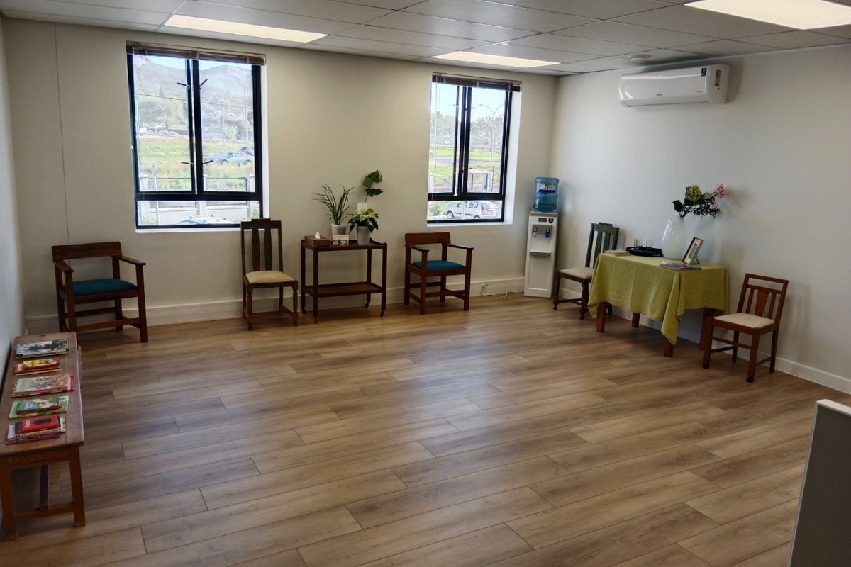 Medical centre, Paarl south - Photo 5