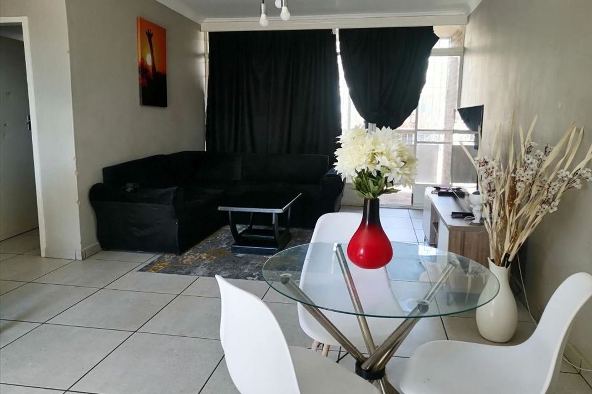 Charming One-Bedroom Retreat with Garage - Photo 2