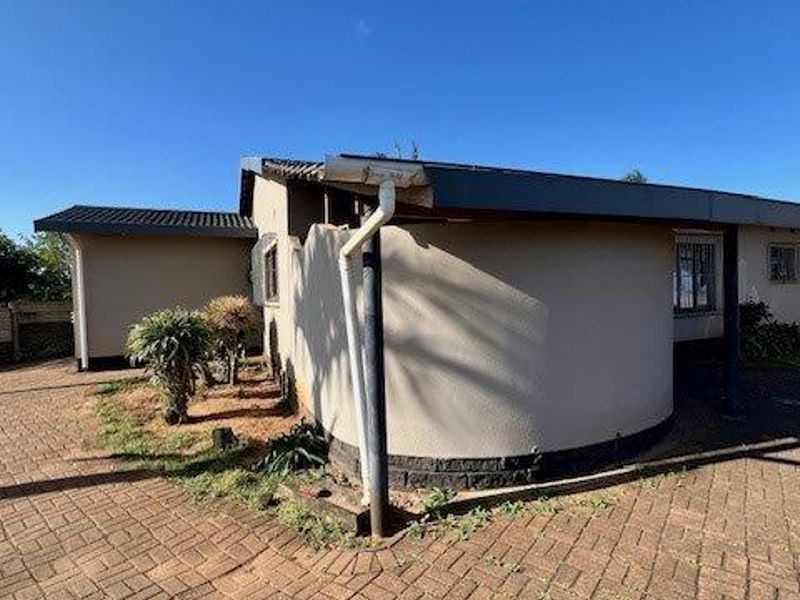 Spacious Coastal Family Home with Sea Views - Photo 3