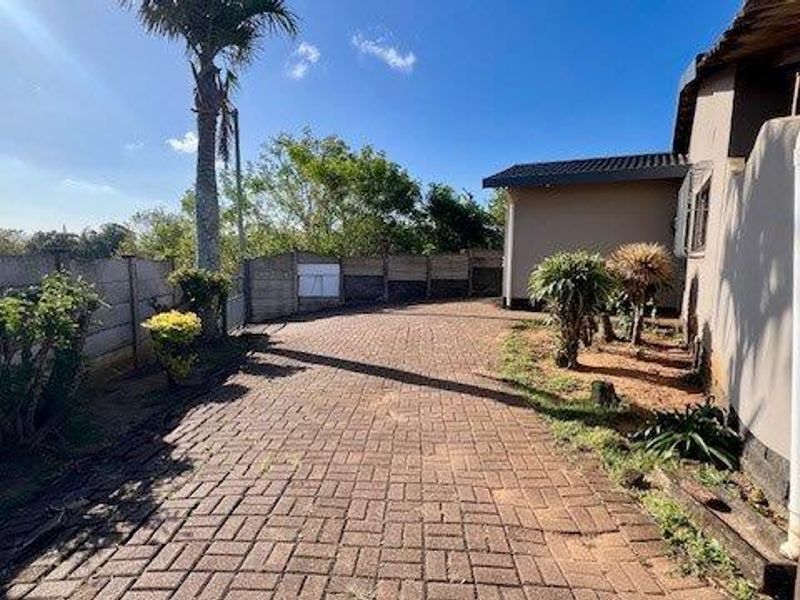 Spacious Coastal Family Home with Sea Views - Photo 5