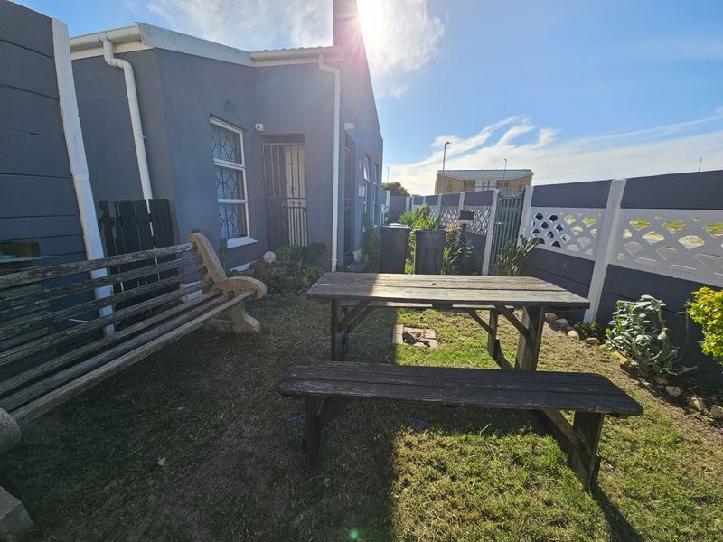 Freestanding, four bedroom family home situated on a 385 square metre plot - Photo 9