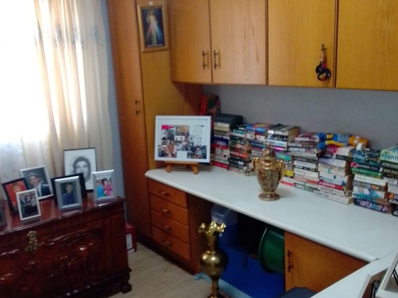 Charming 3-Bedroom Home in Secure, Pet-Friendly Cul-de-Sac Estate - Photo 8