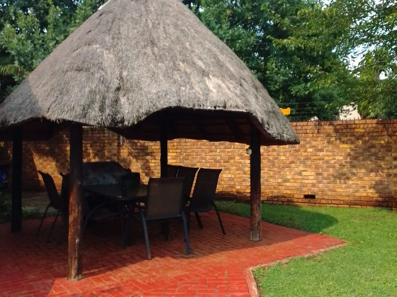 Charming 3-Bedroom Home in Secure, Pet-Friendly Cul-de-Sac Estate - Photo 7