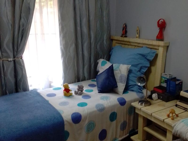 Charming 3-Bedroom Home in Secure, Pet-Friendly Cul-de-Sac Estate - Photo 6