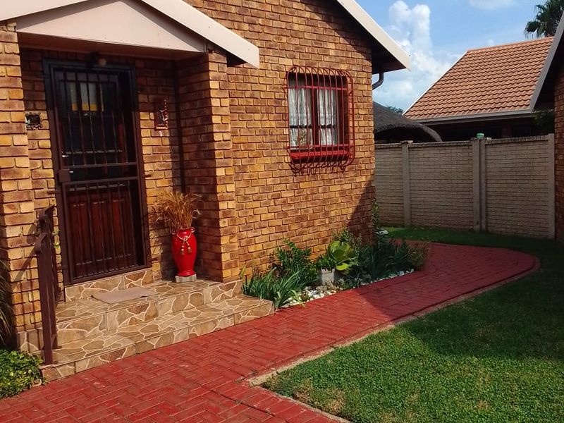 Charming 3-Bedroom Home in Secure, Pet-Friendly Cul-de-Sac Estate - Photo 3