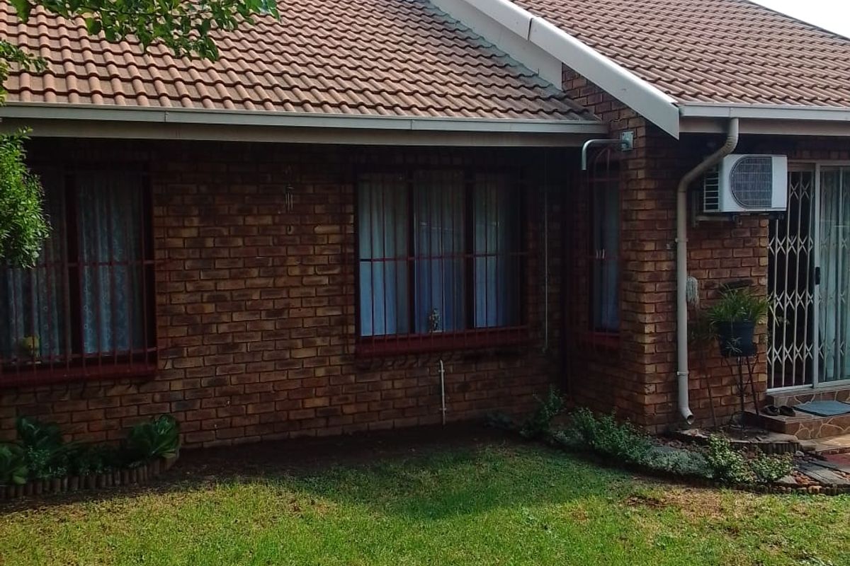 Charming 3-Bedroom Home in Secure, Pet-Friendly Cul-de-Sac Estate - Photo 4