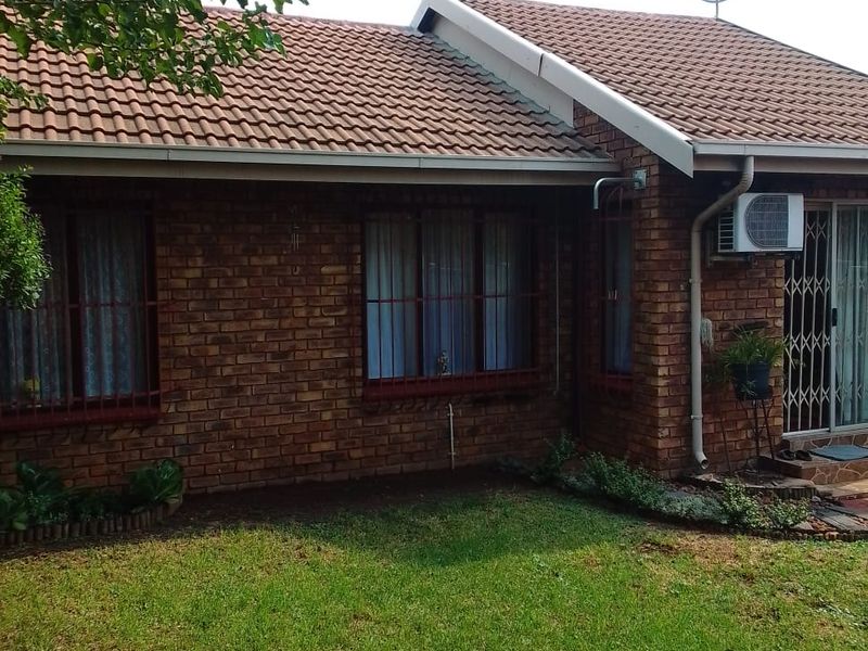 Charming 3-Bedroom Home in Secure, Pet-Friendly Cul-de-Sac Estate - Photo 4