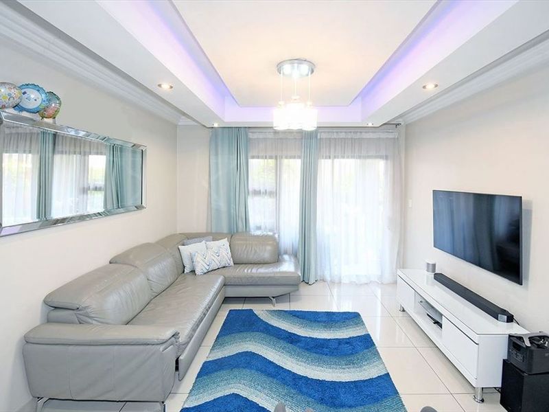 Charming 3-Bedroom Home with Modern Comforts - Photo 2