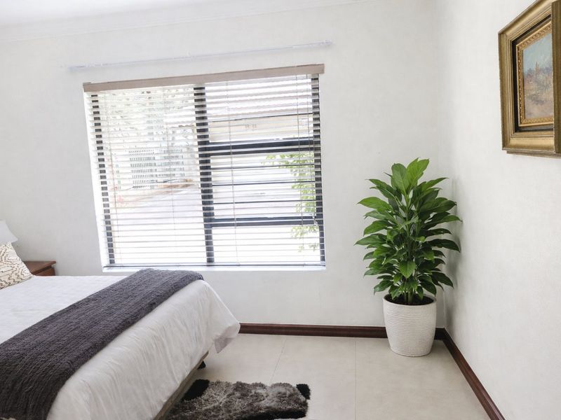 BARGAIN!!! STUNNING AND MODERN 3 BEDROOM ON FIRST FLOOR TOWNHOUSE/FLAT FOR SALE IN SECURE VILLAGE IN COMET, BOKSBURG! - Photo 7