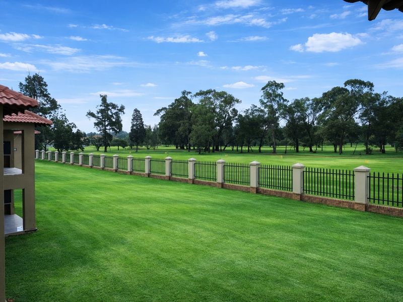 BARGAIN!!! STUNNING AND MODERN 3 BEDROOM ON FIRST FLOOR TOWNHOUSE/FLAT FOR SALE IN SECURE VILLAGE IN COMET, BOKSBURG! - Photo 2