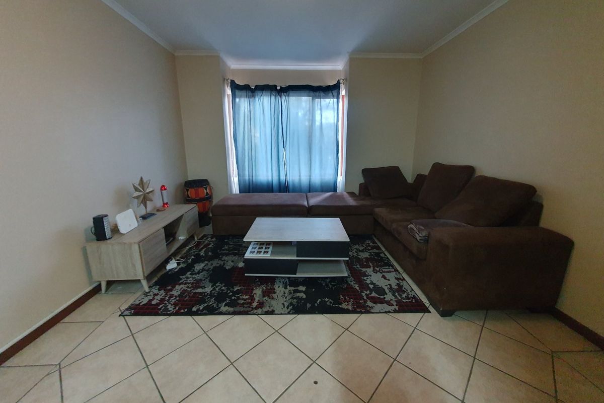 NEAT  2 BED APARTMENT FOR SALE IN THE SOUGHT AFTER 21 ZAMBEZI  ESTATE - Photo 2