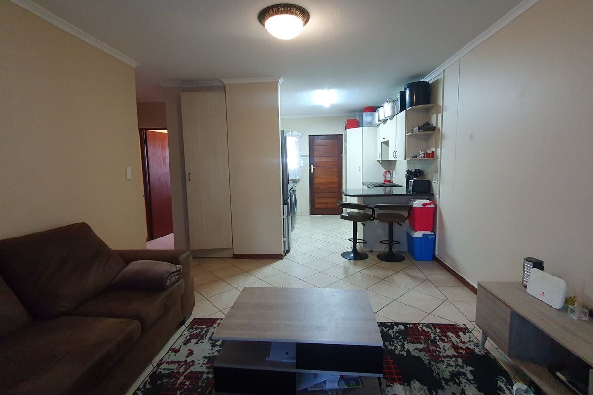 NEAT  2 BED APARTMENT FOR SALE IN THE SOUGHT AFTER 21 ZAMBEZI  ESTATE - Photo 3