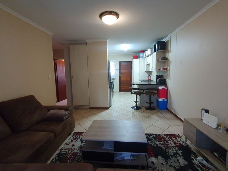 NEAT  2 BED APARTMENT FOR SALE IN THE SOUGHT AFTER 21 ZAMBEZI  ESTATE - Photo 3