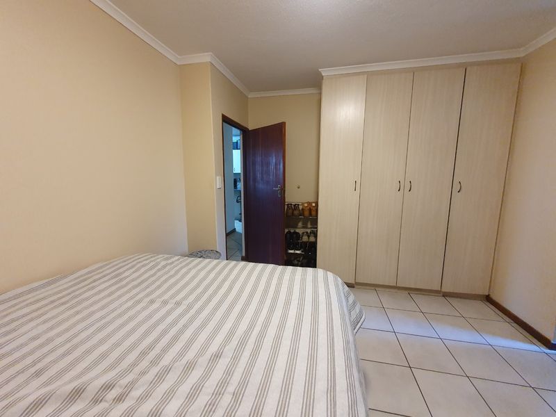 NEAT  2 BED APARTMENT FOR SALE IN THE SOUGHT AFTER 21 ZAMBEZI  ESTATE - Photo 9