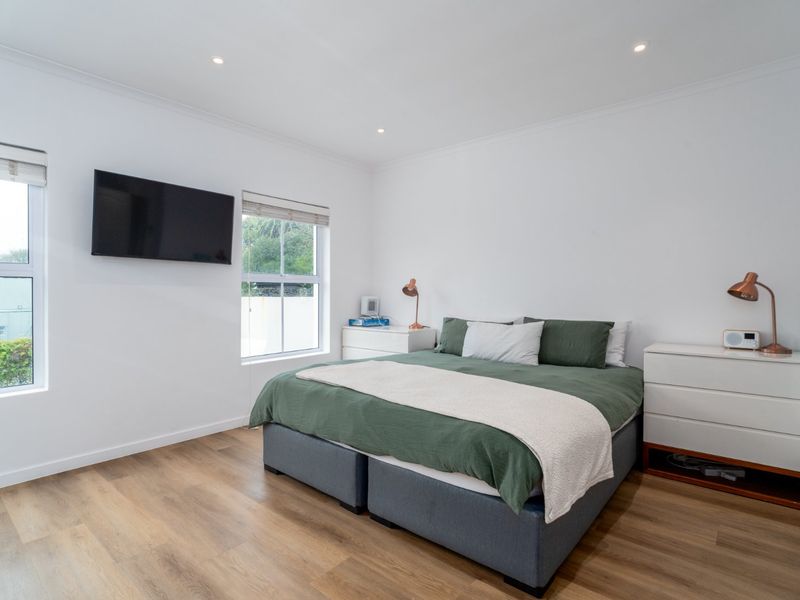 Tastefully Renovated & Perfectly Placed in Prime Kenilworth Upper - Photo 9