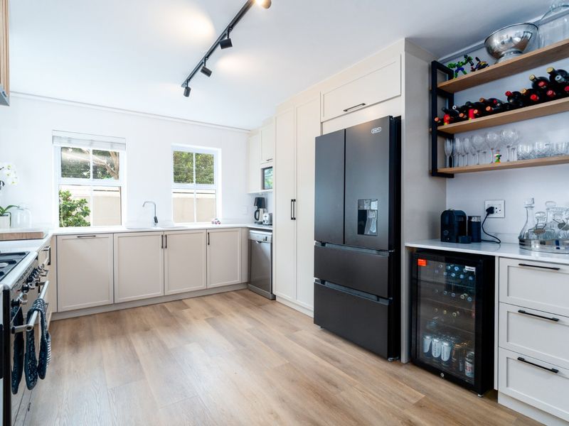 Tastefully Renovated & Perfectly Placed in Prime Kenilworth Upper - Photo 3