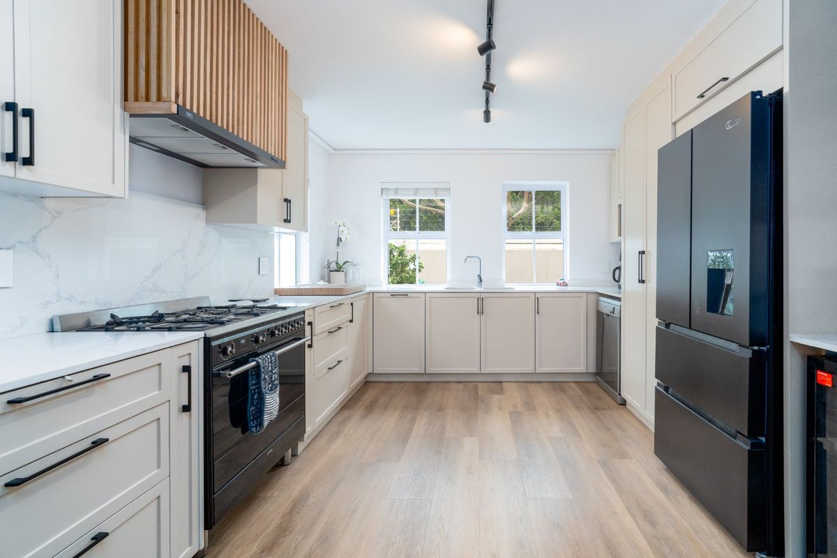 Tastefully Renovated & Perfectly Placed in Prime Kenilworth Upper - Photo 5