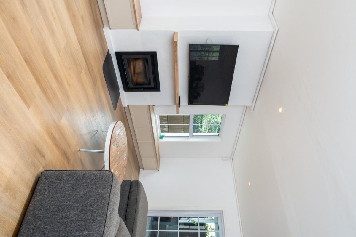 Tastefully Renovated & Perfectly Placed in Prime Kenilworth Upper - Photo 2