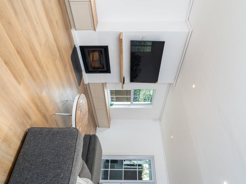 Tastefully Renovated & Perfectly Placed in Prime Kenilworth Upper - Photo 2