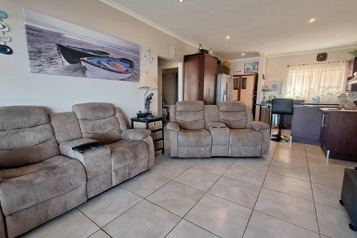 Spectacular Sea Views in a Secure Beachfront Complex - Photo 5