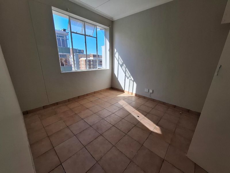 1 Large Bed Renovated Sunnyside - Photo 9