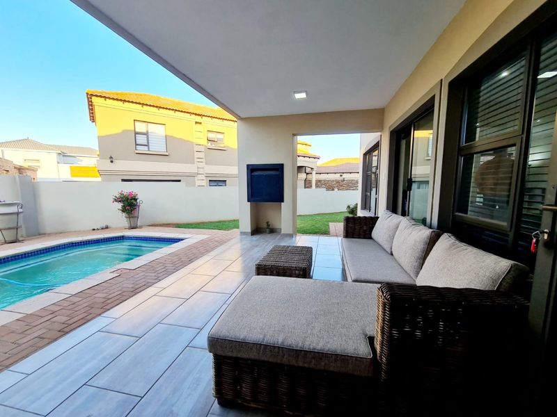 Refined Luxury Living – Blue Valley Golf Estate - Photo 8