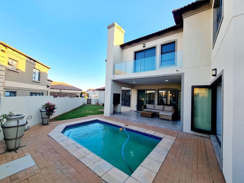 Refined Luxury Living – Blue Valley Golf Estate - Photo 6