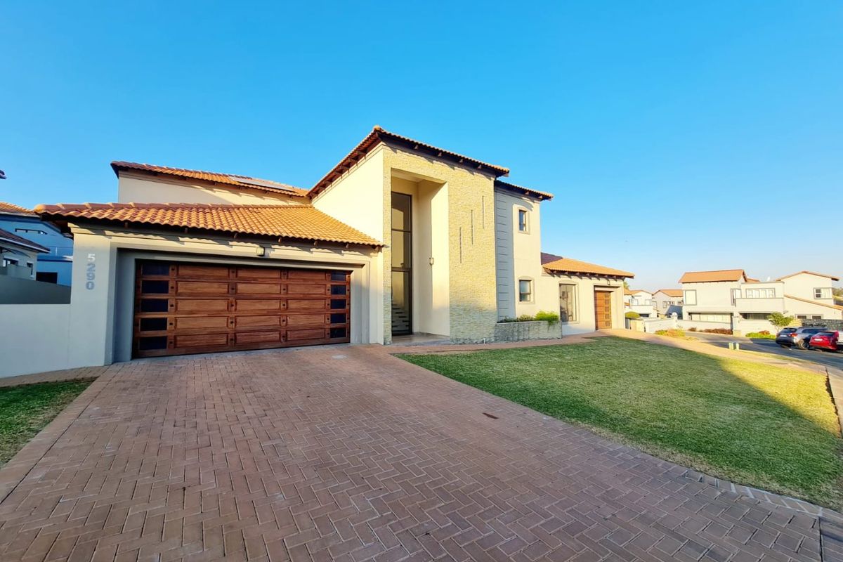 Refined Luxury Living – Blue Valley Golf Estate - Photo 4