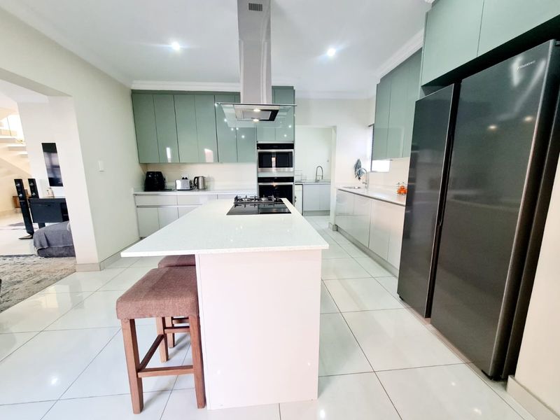 Refined Luxury Living – Blue Valley Golf Estate - Photo 10