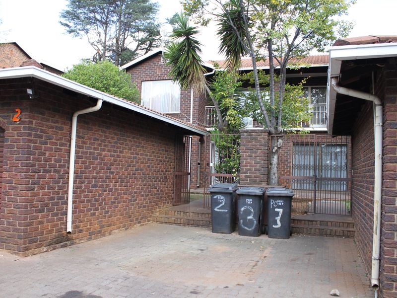 Share Block For Sale - Ideal Investment Opportunity - 4 Units in a Secure Complex - Photo 4