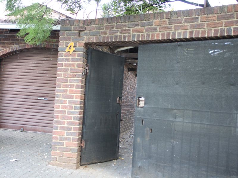 Share Block For Sale - Ideal Investment Opportunity - 4 Units in a Secure Complex - Photo 9