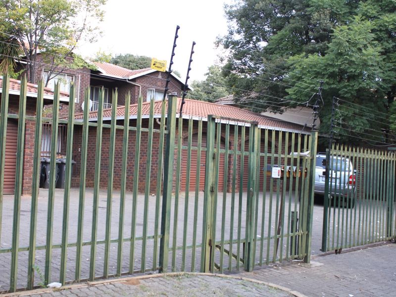 Share Block For Sale - Ideal Investment Opportunity - 4 Units in a Secure Complex - Photo 7