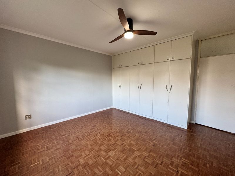 Great investment opportunity in sought after complex - Photo 7