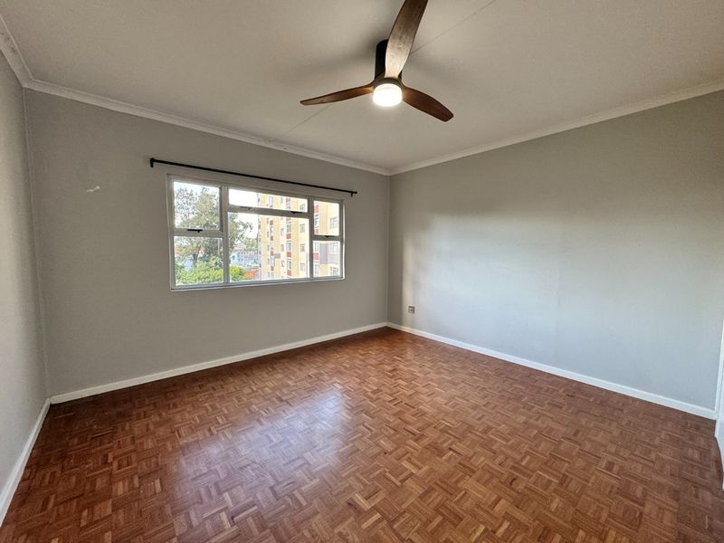 Great investment opportunity in sought after complex - Photo 6