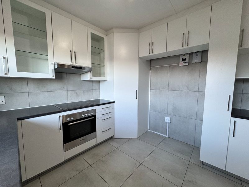 Great investment opportunity in sought after complex - Photo 2