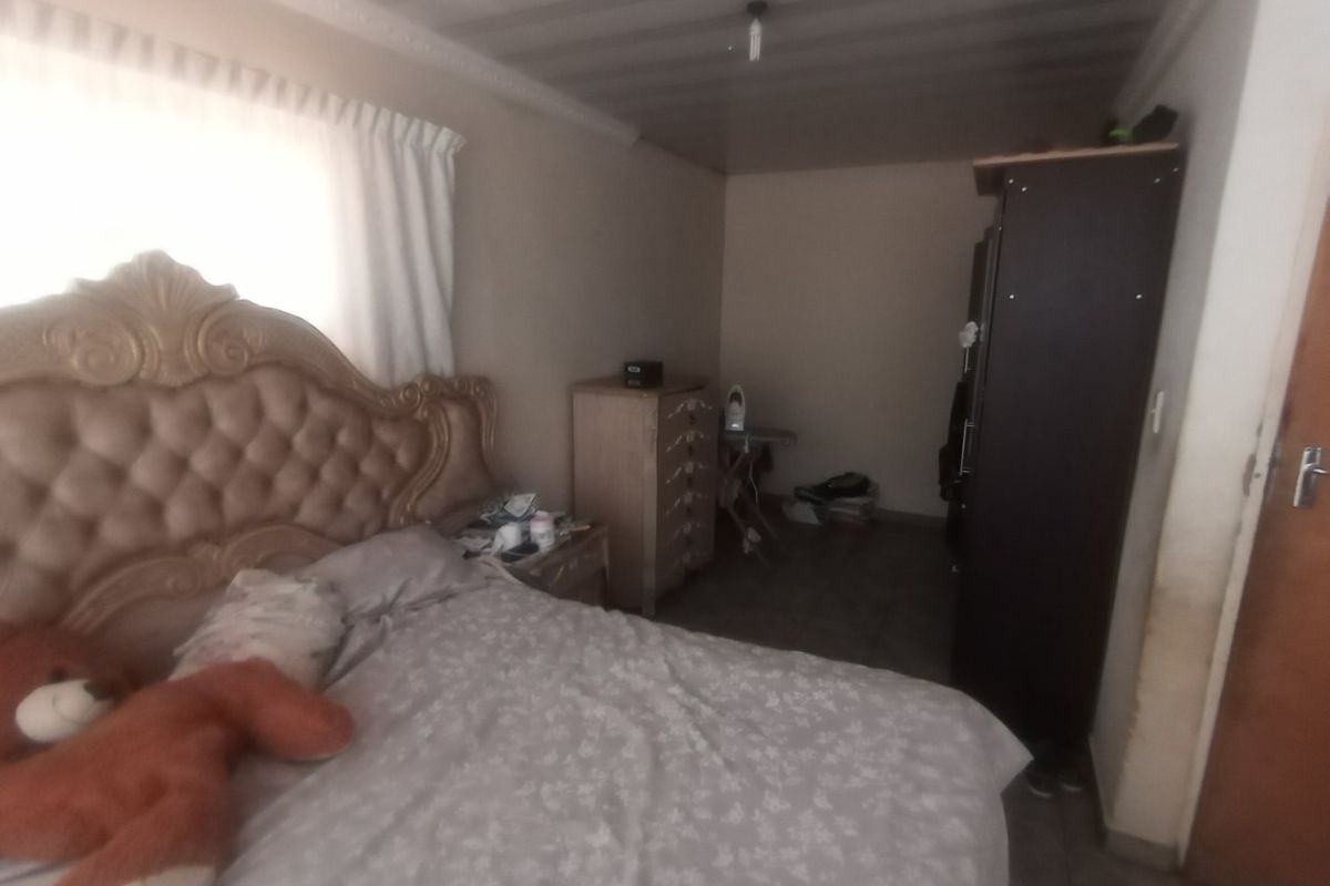 3 bedroom stand alone house Soshanguve PP-EXT3 - Photo 5