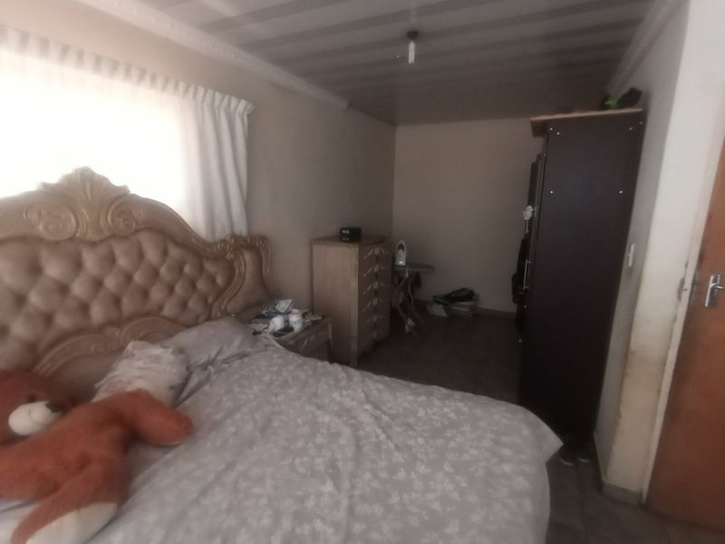 3 bedroom stand alone house Soshanguve PP-EXT3 - Photo 5