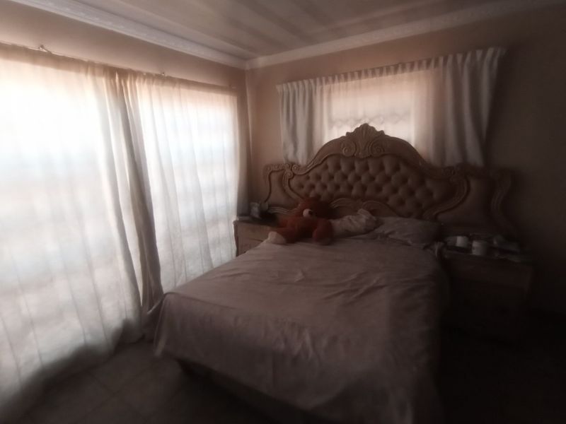 3 bedroom stand alone house Soshanguve PP-EXT3 - Photo 8