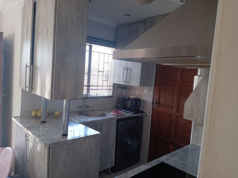3 bedroom stand alone house Soshanguve Soshanguve VV - Photo 6