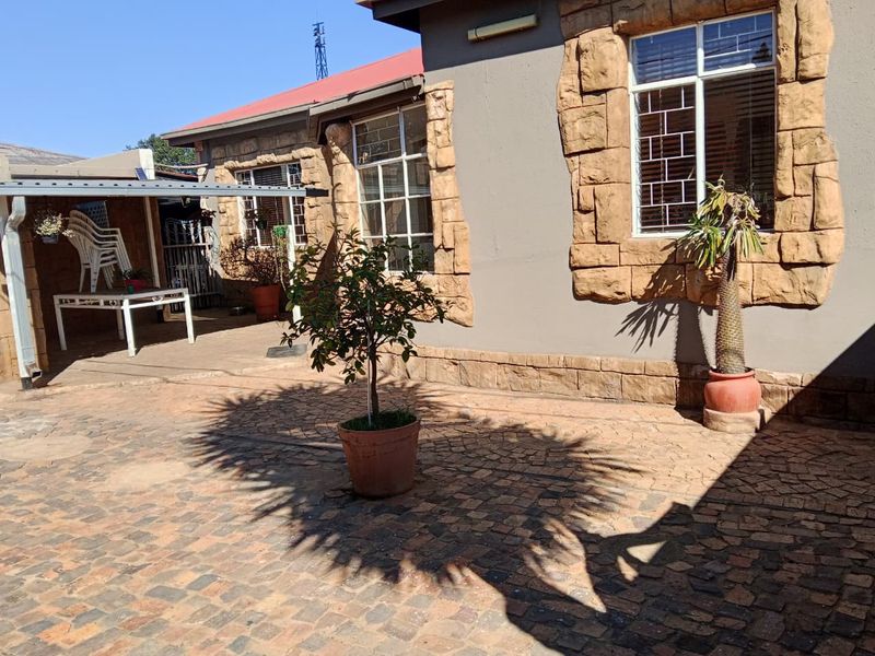 Business & Lifestyle Opportunity | Dual-Dwelling Property with Business Rights for Sale - Photo 5