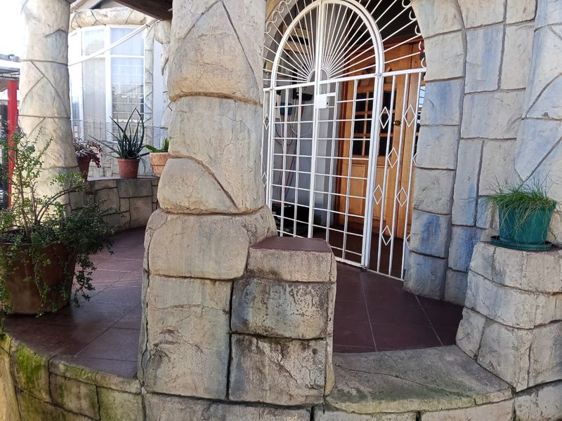 Business & Lifestyle Opportunity | Dual-Dwelling Property with Business Rights for Sale - Photo 2