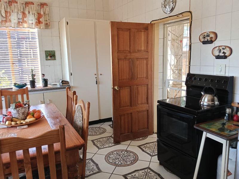 Business & Lifestyle Opportunity | Dual-Dwelling Property with Business Rights for Sale - Photo 9