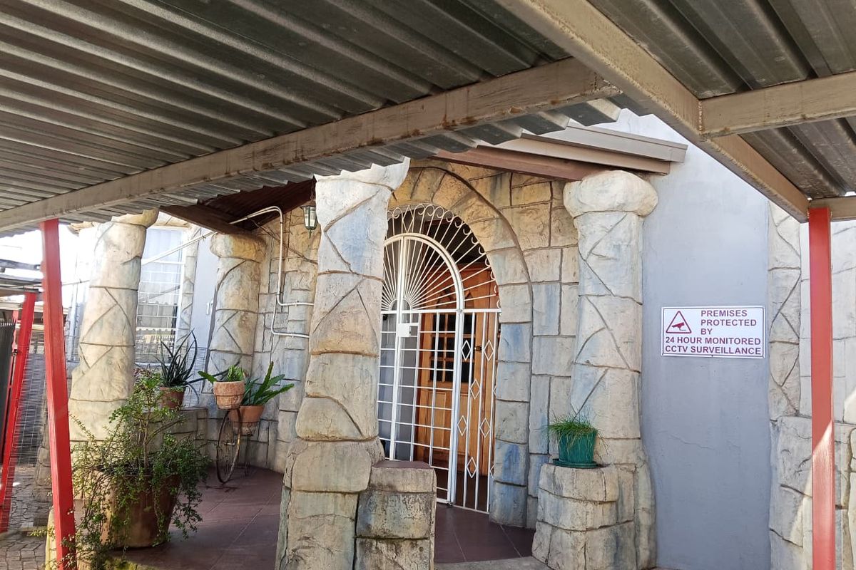 Business & Lifestyle Opportunity | Dual-Dwelling Property with Business Rights for Sale - Photo 3