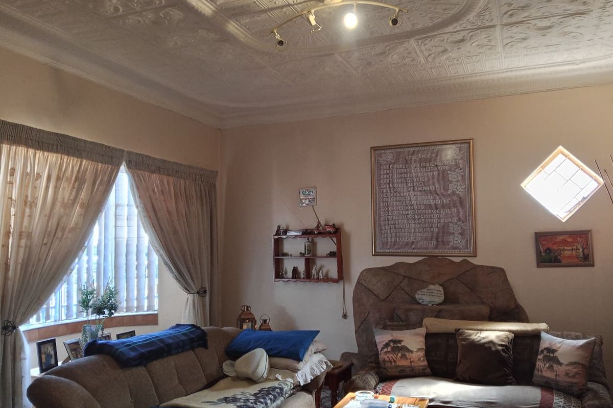 Business & Lifestyle Opportunity | Dual-Dwelling Property with Business Rights for Sale - Photo 4