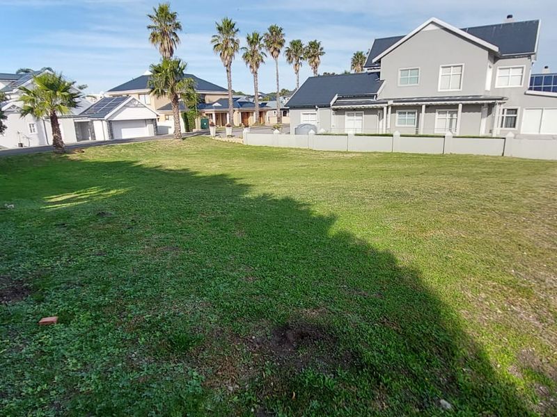 Prime 659m2 Vacant Land for Sale in Marina Martinique - Photo 9