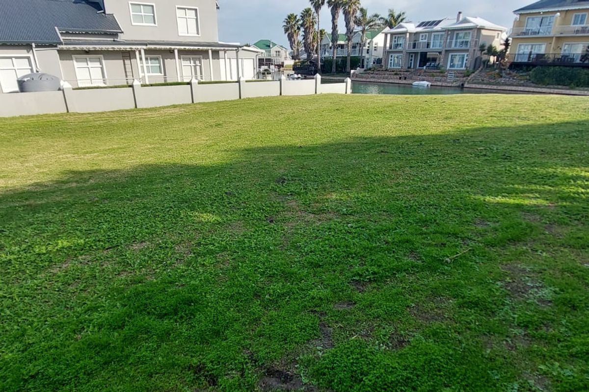 Prime 659m2 Vacant Land for Sale in Marina Martinique - Photo 5