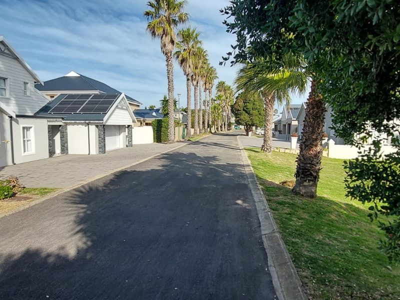 Prime 659m2 Vacant Land for Sale in Marina Martinique - Photo 2