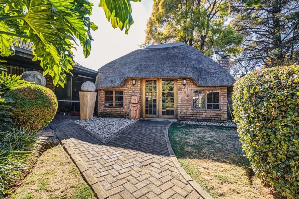 Spacious Four-Bedroom Home with Separate Granny Flat - Photo 3