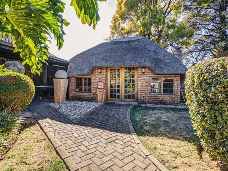 Spacious Four-Bedroom Home with Separate Granny Flat - Photo 3